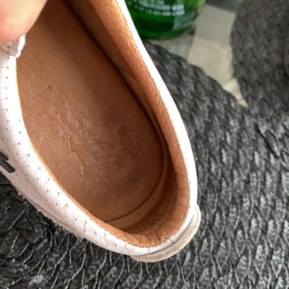 Lacoste - Picture 5 of 5